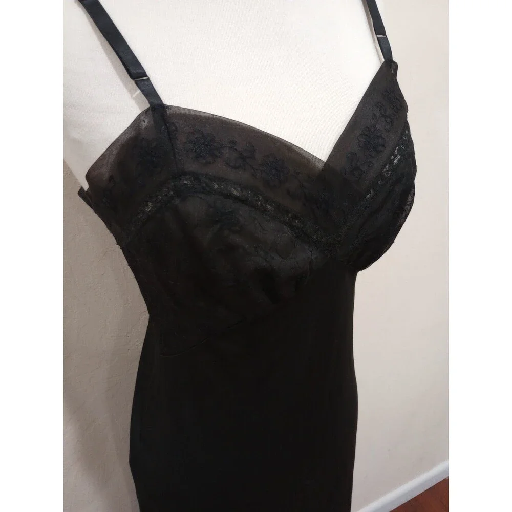 Vintage 1950's Vanity Fair Black Slip  - Size 32 / XS - S